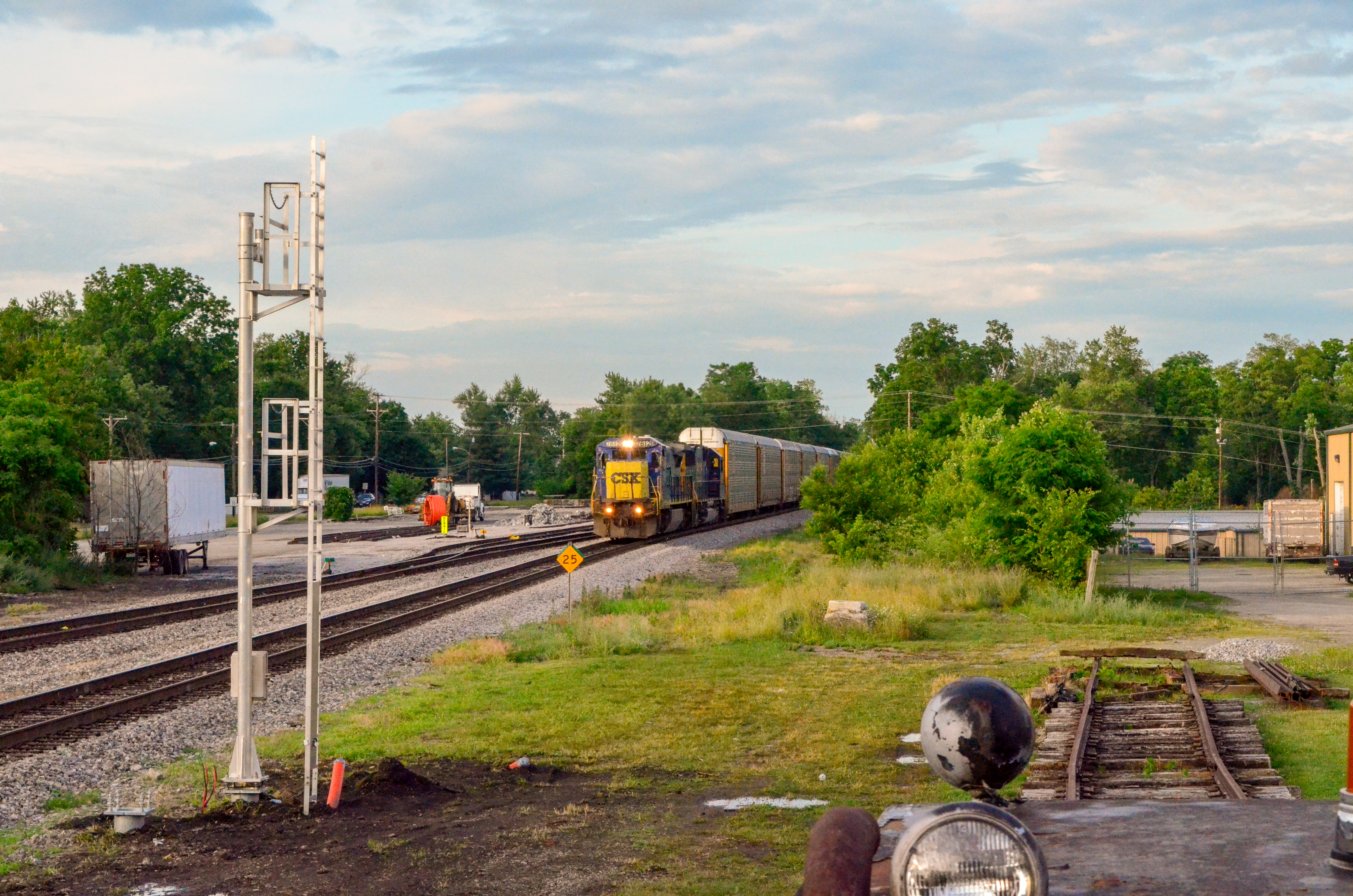 CSX C40-8 & SD50 Locomotives passing by the Museum